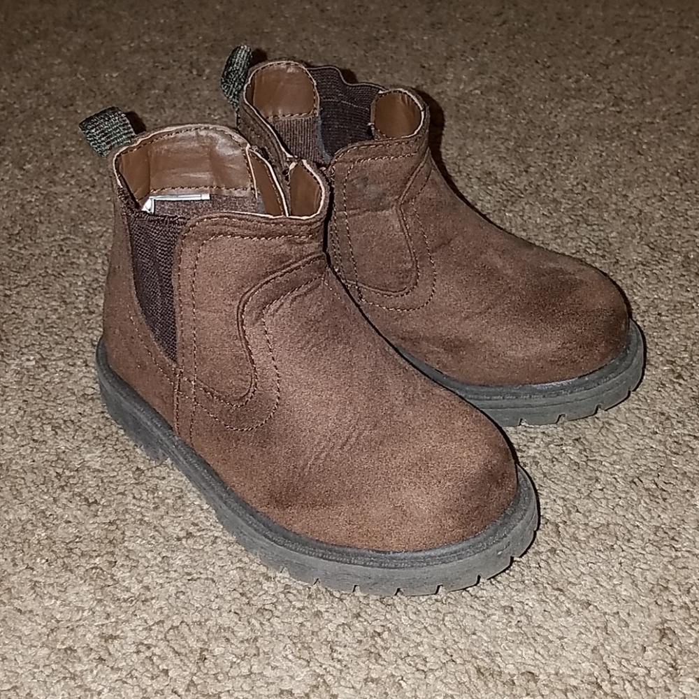 Boys shoes size 8